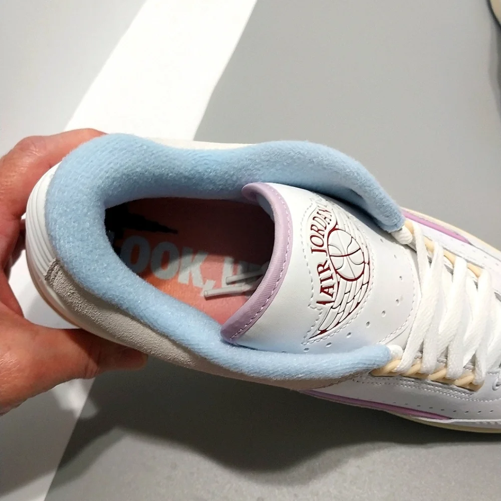 Jordan Retro 2 Low 
